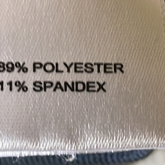 Peter Millar 3/3 zip up sweater size Medium - Picture 4 of 6